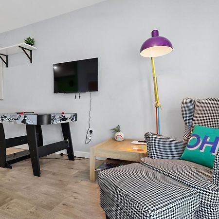 Вилла Modern House With Parking Buisness And Leisure Брайтонн Экстерьер фото